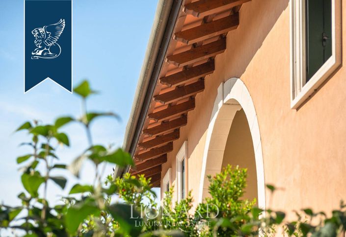 Image No.19-5 Bed Villa for sale