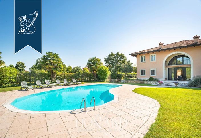 Image No.2-5 Bed Villa for sale