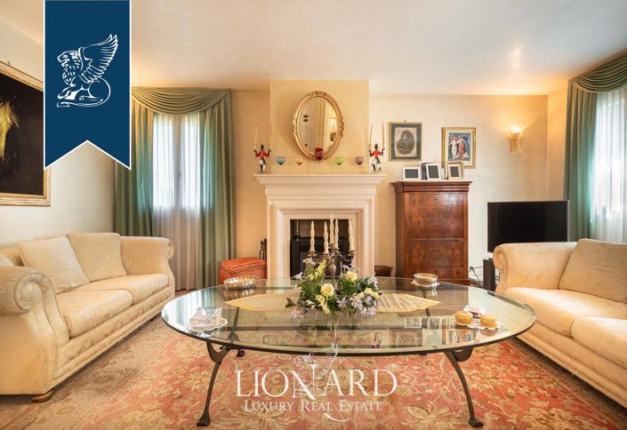 Image No.30-5 Bed Villa for sale