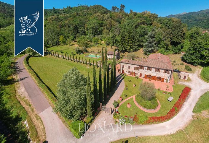 Image No.1-Maison de campagne de 12 chambres à vendre à Lucca