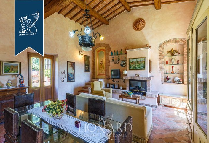 Image No.70-12 Bed Country House for sale