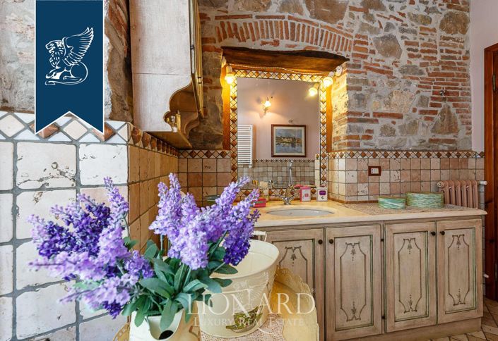 Image No.77-12 Bed Country House for sale