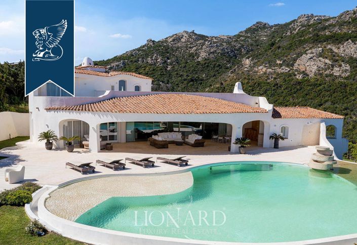 Image No.8-7 Bed Villa for sale