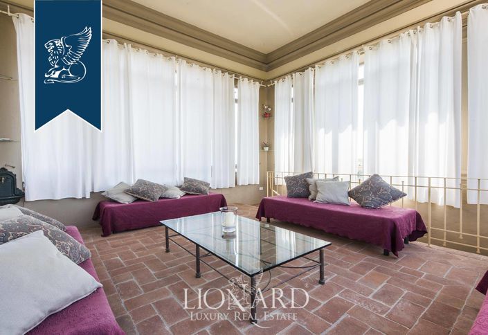 Image No.18-8 Bed Villa for sale