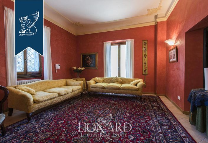 Image No.32-8 Bed Villa for sale