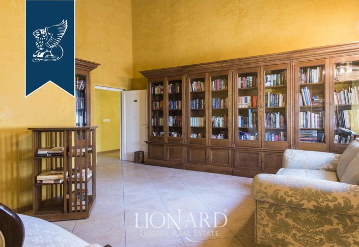 Image No.35-8 Bed Villa for sale