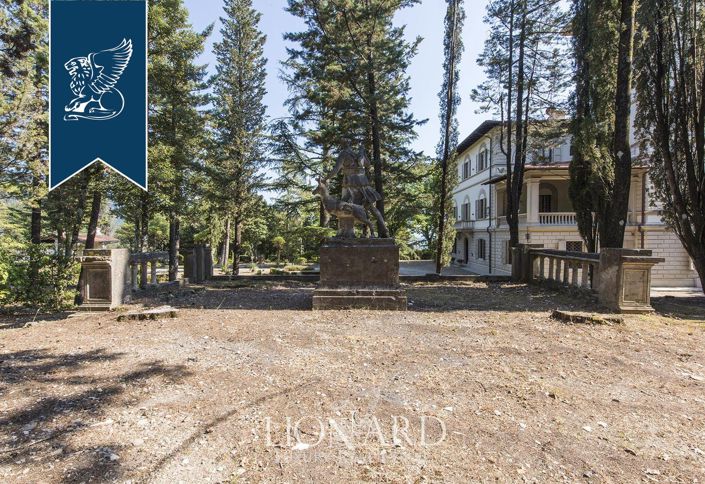 Image No.5-8 Bed Villa for sale