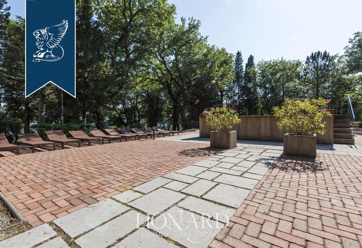 Image No.7-8 Bed Villa for sale