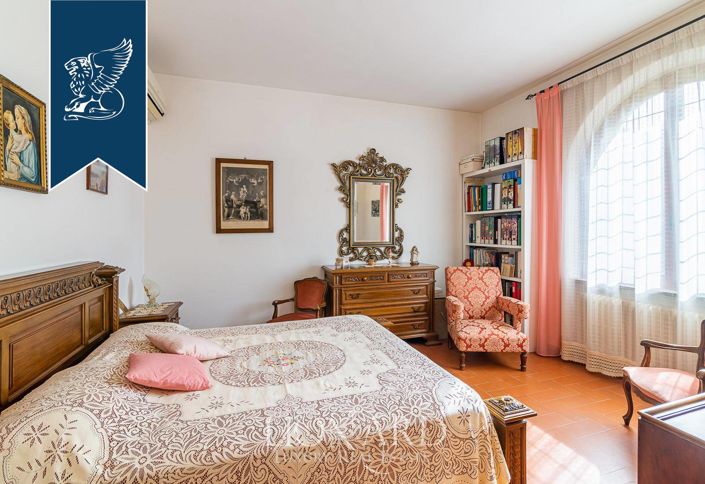 Image No.33-Villa de 5 chambres à vendre à Scandicci