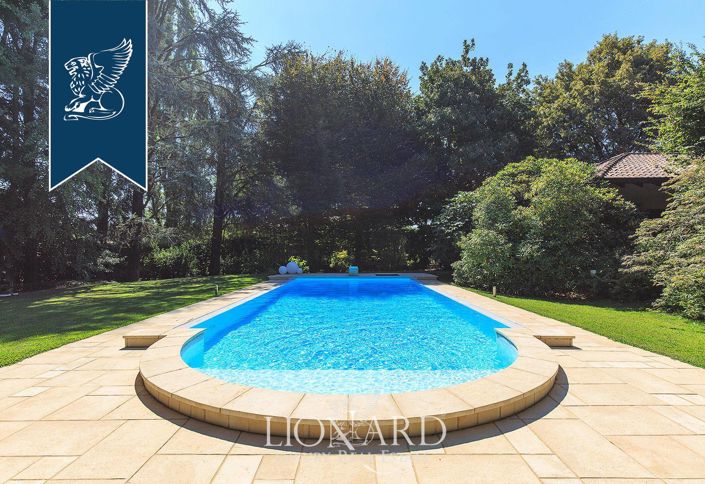 Image No.2-5 Bed Villa for sale