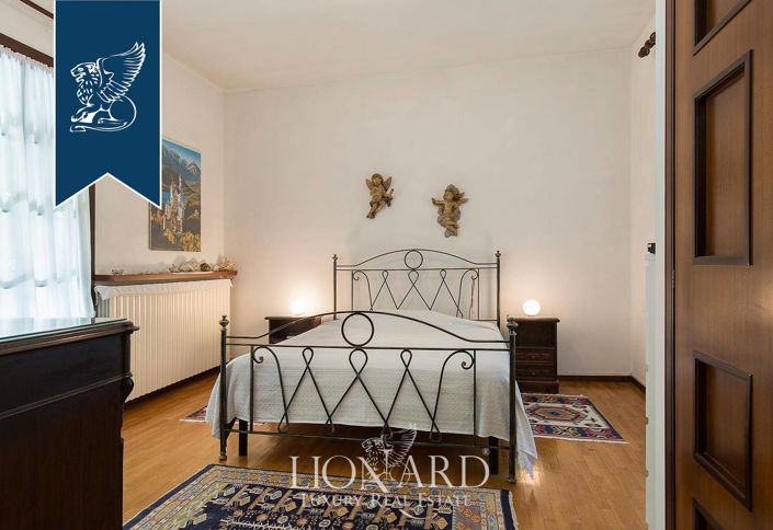 Image No.40-5 Bed Villa for sale