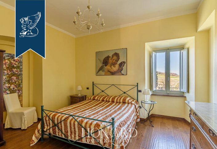 Image No.35-7 Bed Farmhouse for sale