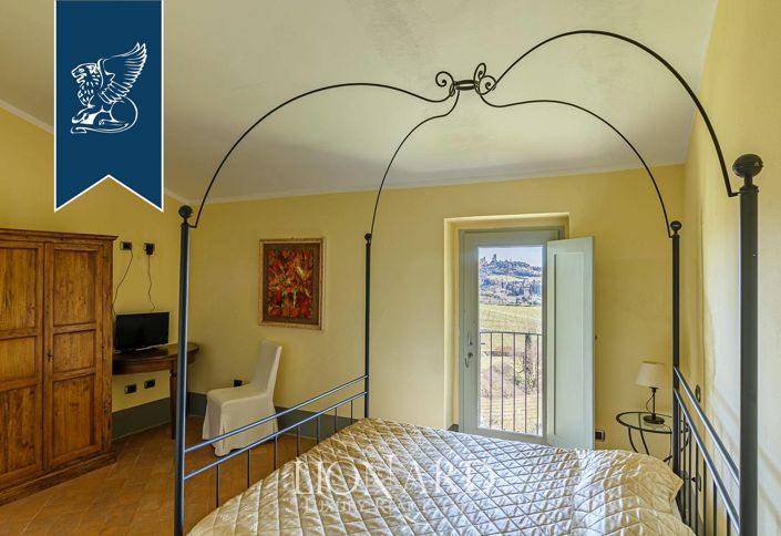 Image No.39-7 Bed Farmhouse for sale