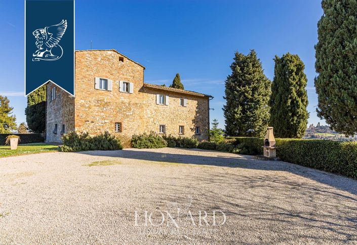 Image No.4-7 Bed Farmhouse for sale