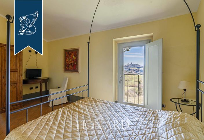 Image No.40-7 Bed Farmhouse for sale