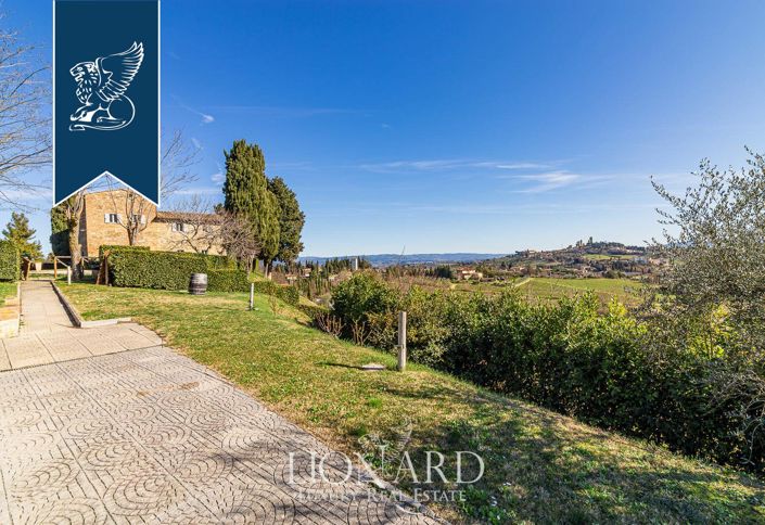 Image No.7-7 Bed Farmhouse for sale