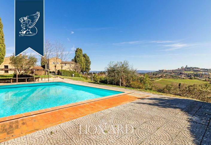 Image No.9-7 Bed Farmhouse for sale