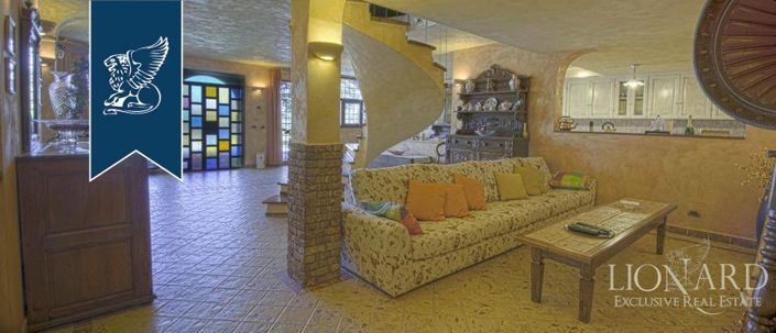 Image No.40-6 Bed Country House for sale