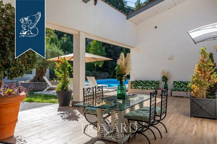 Image No.2-6 Bed Villa for sale