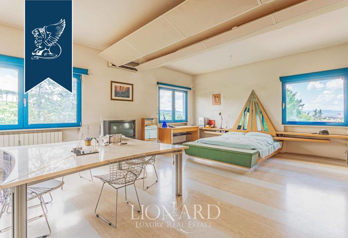 Image No.9-4 Bed Villa for sale