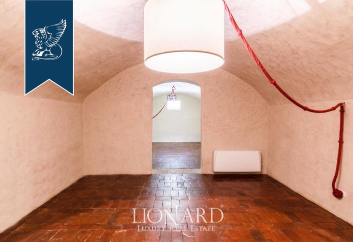 Image No.33-2 Bed Villa for sale