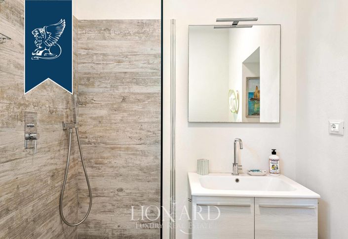 Image No.19-5 Bed Villa for sale