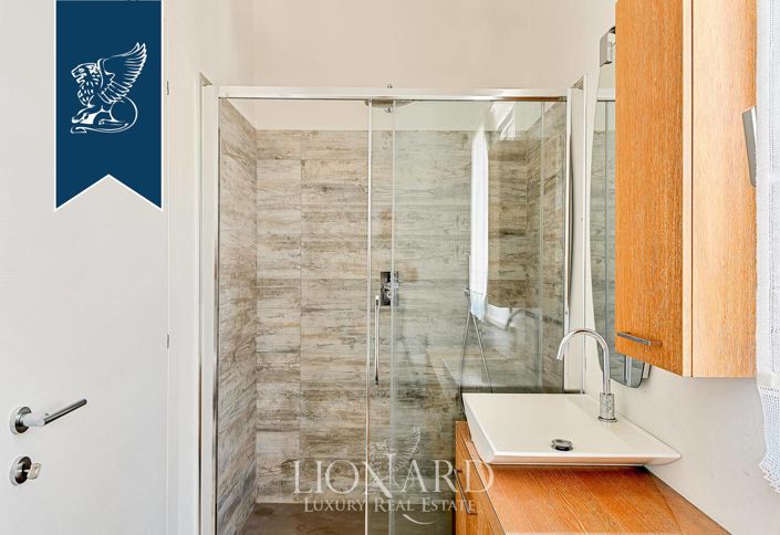 Image No.29-5 Bed Villa for sale