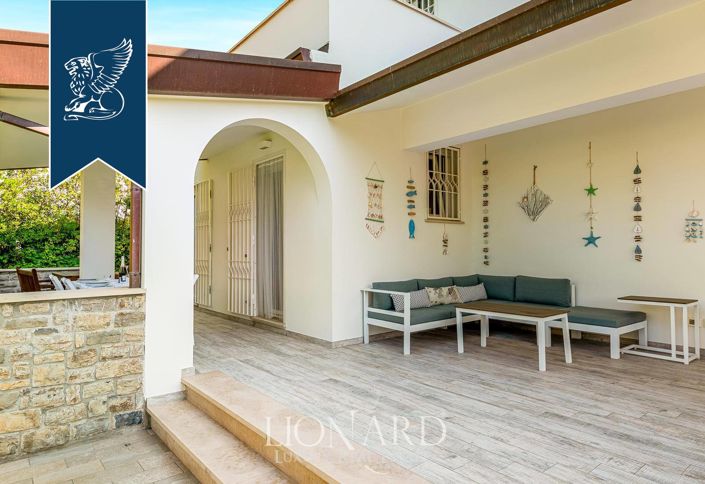 Image No.6-5 Bed Villa for sale