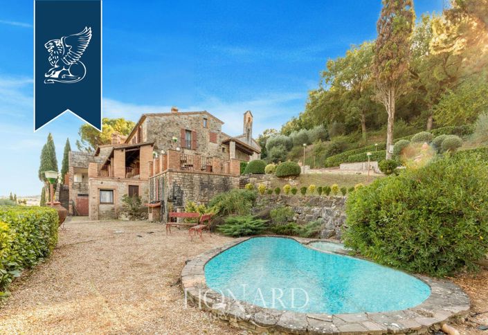 Image No.2-8 Bed Villa for sale