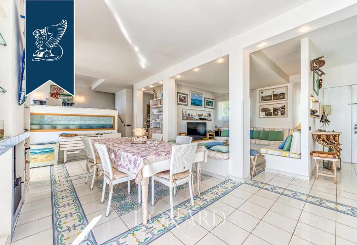 Image No.9-6 Bed Villa for sale