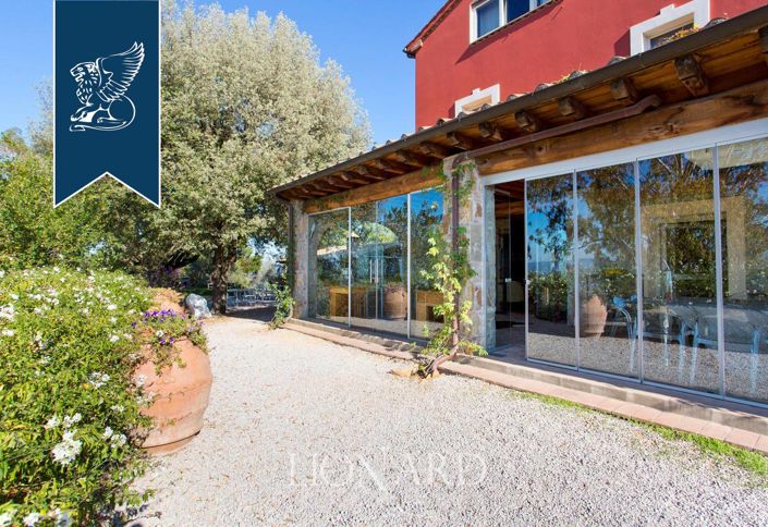 Image No.10-10 Bed Villa for sale