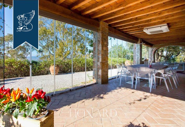 Image No.18-10 Bed Villa for sale