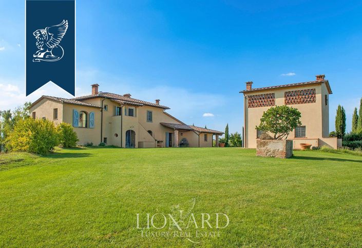 Image No.1-6 Bed Villa for sale