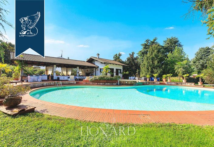 Image No.1-4 Bed Villa for sale