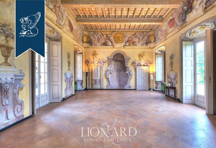 Image No.17-20 Bed Property for sale