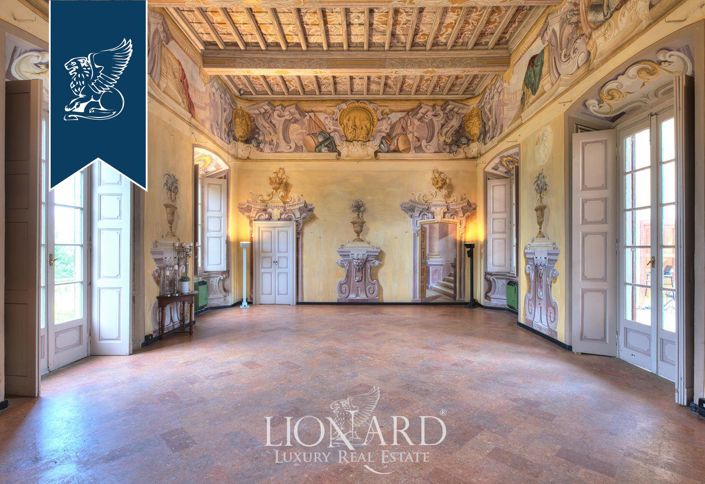 Image No.18-20 Bed Property for sale