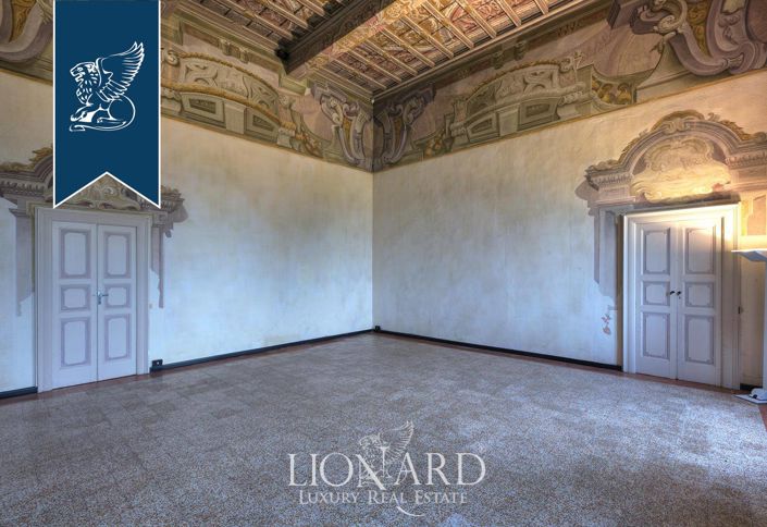 Image No.20-20 Bed Property for sale