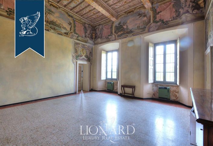 Image No.21-20 Bed Property for sale