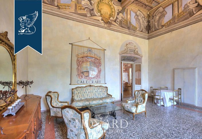 Image No.26-20 Bed Property for sale