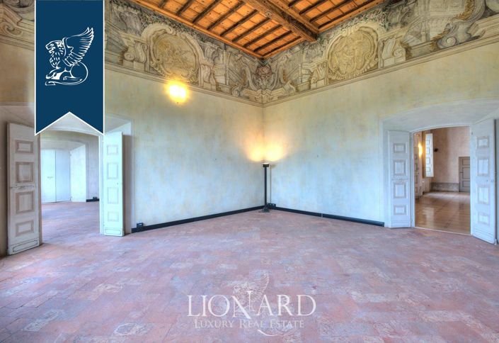 Image No.36-20 Bed Property for sale