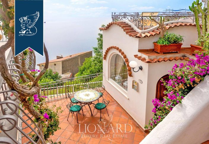 Image No.13-8 Bed Villa for sale