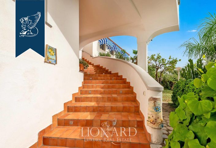 Image No.6-8 Bed Villa for sale