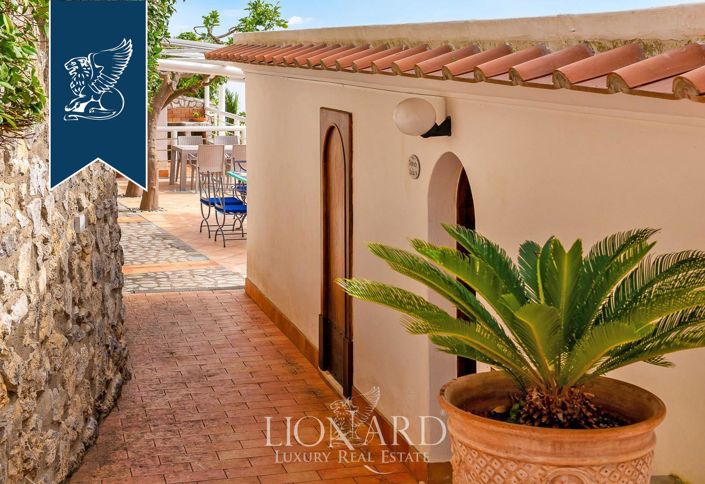 Image No.8-8 Bed Villa for sale