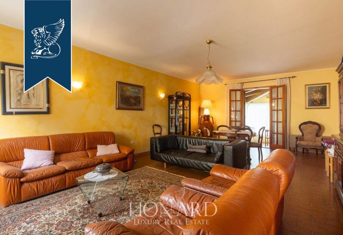 Image No.16-12 Bed Villa for sale