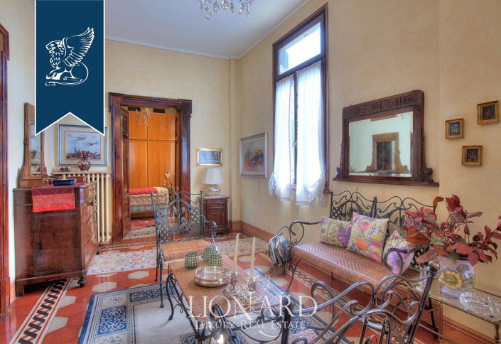 Image No.8-6 Bed Villa for sale