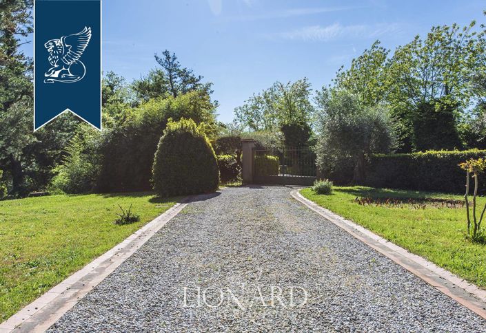 Image No.7-10 Bed Villa for sale