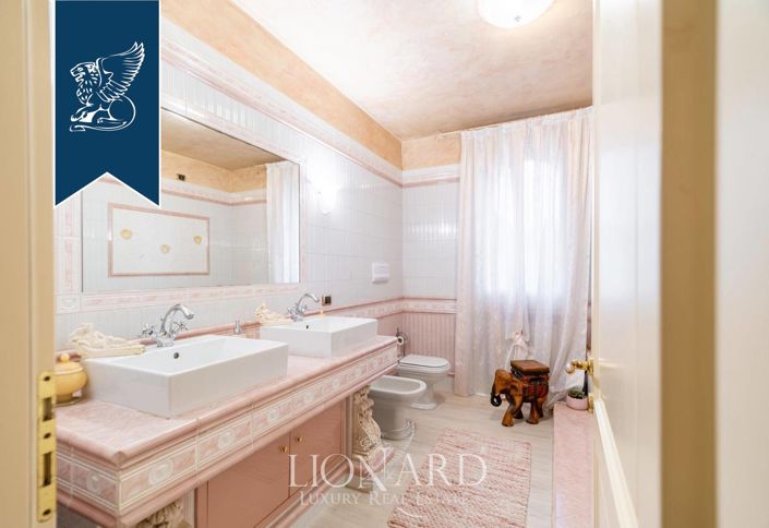 Image No.14-4 Bed Villa for sale