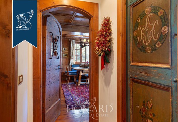 Image No.14-8 Bed Villa for sale