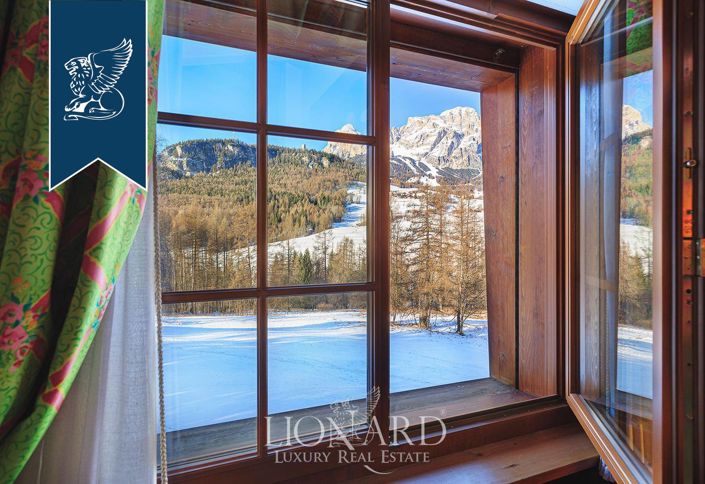 Image No.16-8 Bed Villa for sale