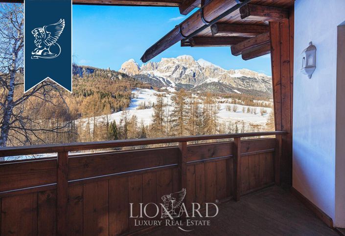 Image No.18-8 Bed Villa for sale